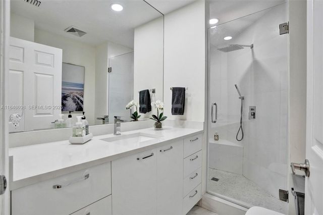 3700 Island Boulevard C206, Aventura, FL 33160