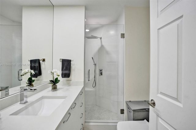 3700 Island Boulevard C206, Aventura, FL 33160