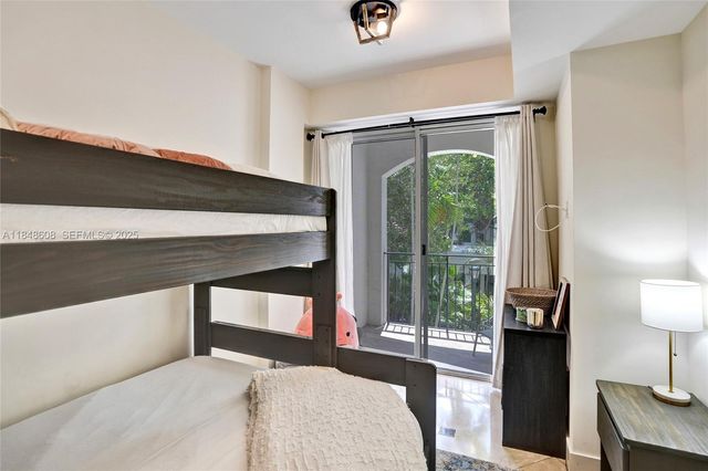 3700 Island Boulevard C206, Aventura, FL 33160