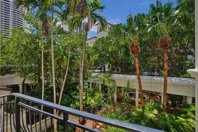 3700 Island Boulevard C206, Aventura, FL 33160