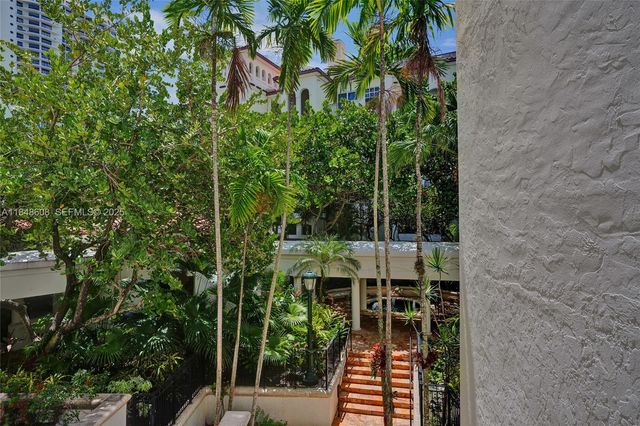 3700 Island Boulevard C206, Aventura, FL 33160