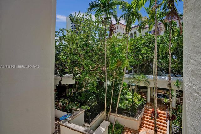 3700 Island Boulevard C206, Aventura, FL 33160