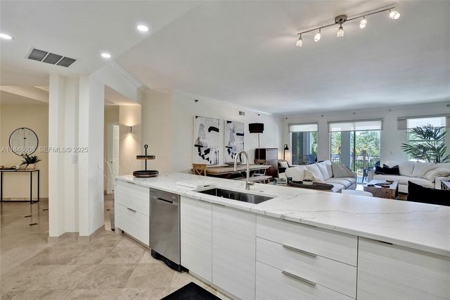 3700 Island Boulevard C206, Aventura, FL 33160
