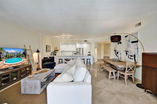3700 Island Boulevard C206, Aventura, FL 33160