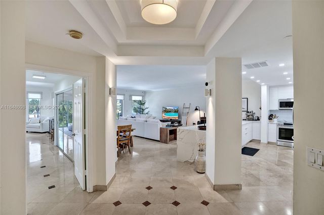 3700 Island Boulevard C206, Aventura, FL 33160