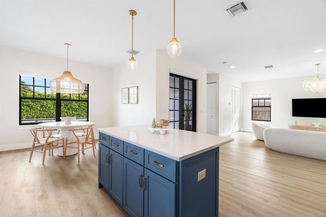 7606 S Olive Avenue, West Palm Beach, FL 33405