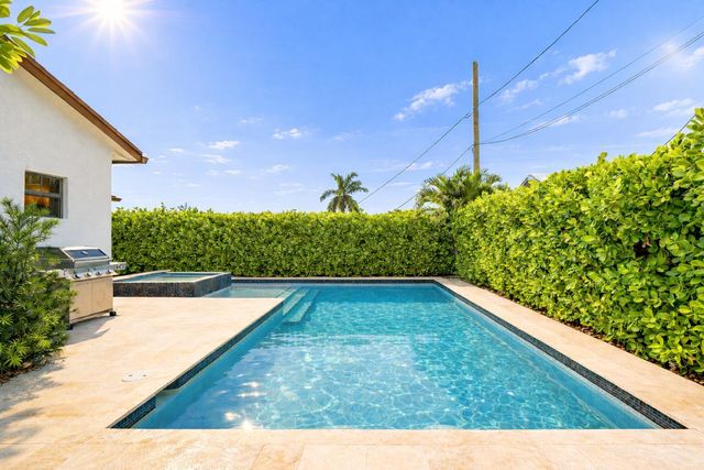 7606 S Olive Avenue, West Palm Beach, FL 33405