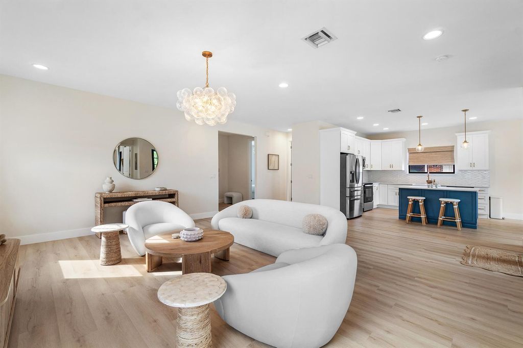 7606 S Olive Avenue, West Palm Beach, FL 33405