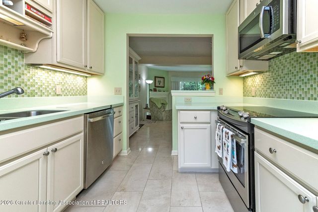 1812 Burrwood Circle, East Lansing, MI 48823