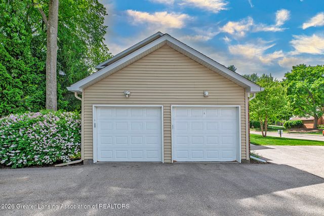 1812 Burrwood Circle, East Lansing, MI 48823