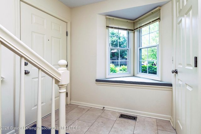 1812 Burrwood Circle, East Lansing, MI 48823