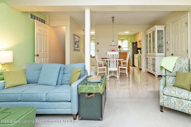 1812 Burrwood Circle, East Lansing, MI 48823