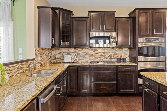 626 Eastgate Parkway, Mahtomedi, MN 55115