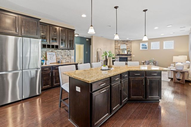 626 Eastgate Parkway, Mahtomedi, MN 55115