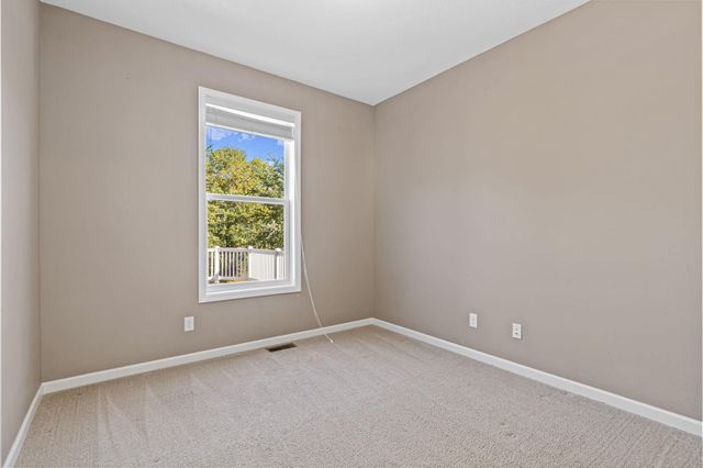 626 Eastgate Parkway, Mahtomedi, MN 55115