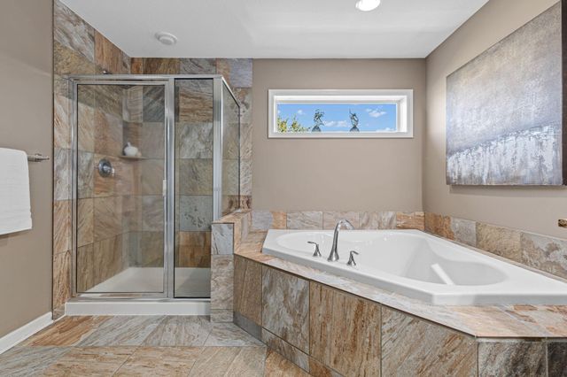 626 Eastgate Parkway, Mahtomedi, MN 55115