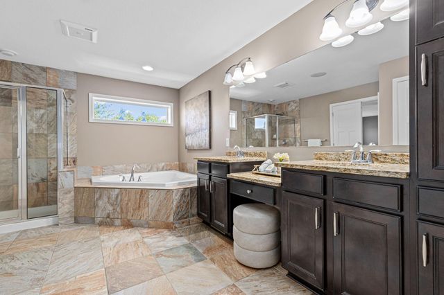 626 Eastgate Parkway, Mahtomedi, MN 55115