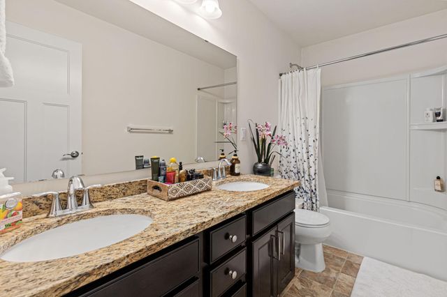 626 Eastgate Parkway, Mahtomedi, MN 55115