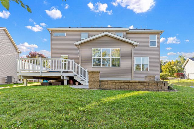 626 Eastgate Parkway, Mahtomedi, MN 55115
