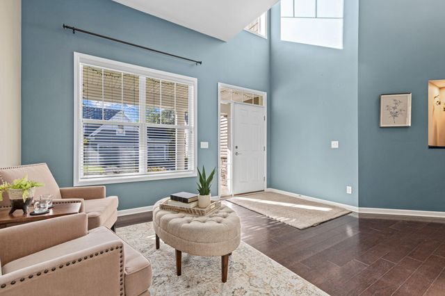 626 Eastgate Parkway, Mahtomedi, MN 55115