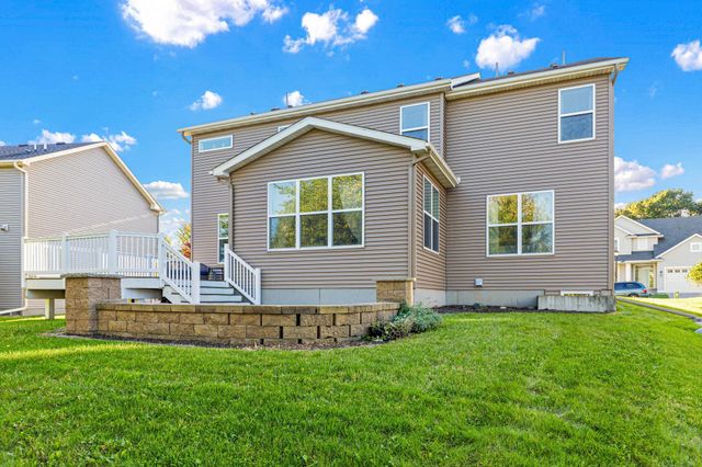 626 Eastgate Parkway, Mahtomedi, MN 55115