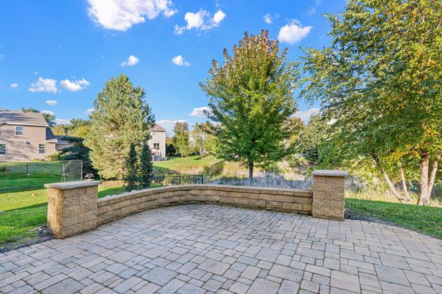 626 Eastgate Parkway, Mahtomedi, MN 55115