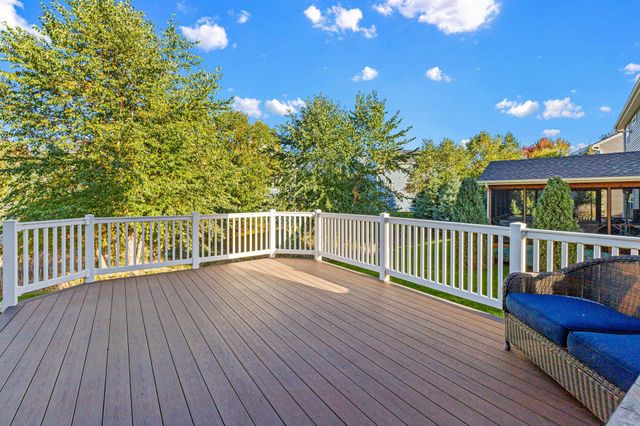 626 Eastgate Parkway, Mahtomedi, MN 55115
