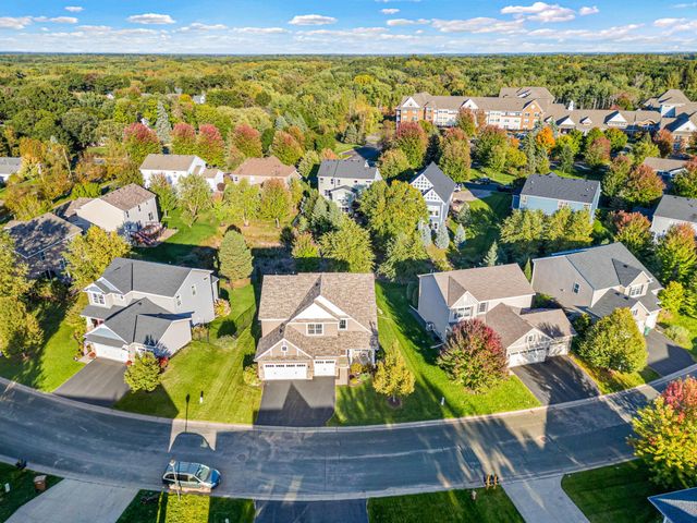 626 Eastgate Parkway, Mahtomedi, MN 55115