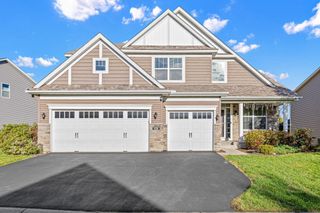 626 Eastgate Parkway, Mahtomedi, MN 55115