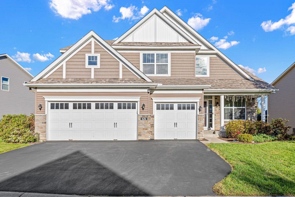 626 Eastgate Parkway, Mahtomedi, MN 55115 — exterior
