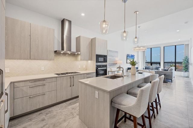 33 S PALM AVENUE 704, Sarasota, FL 34236