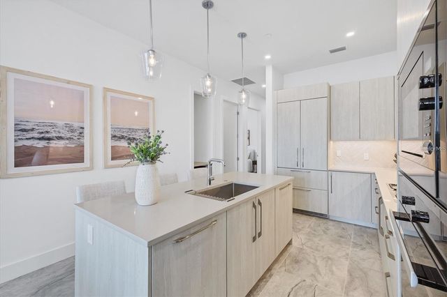 33 S PALM AVENUE 704, Sarasota, FL 34236