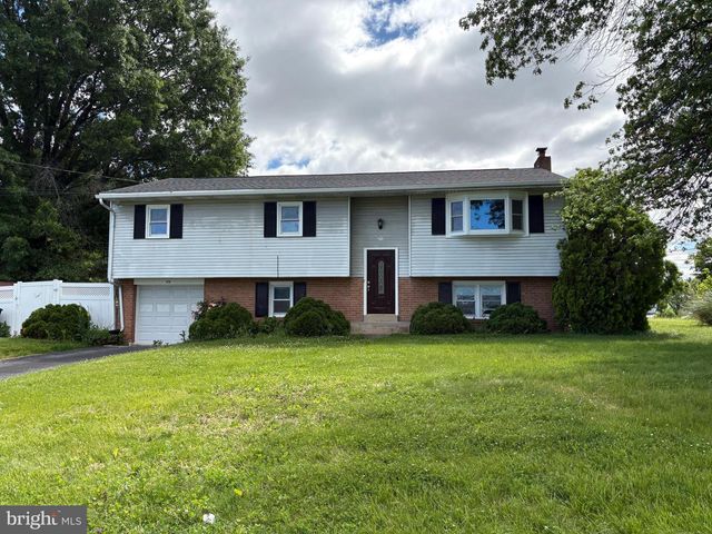 479 SUE DR, Hummelstown, PA 17036
