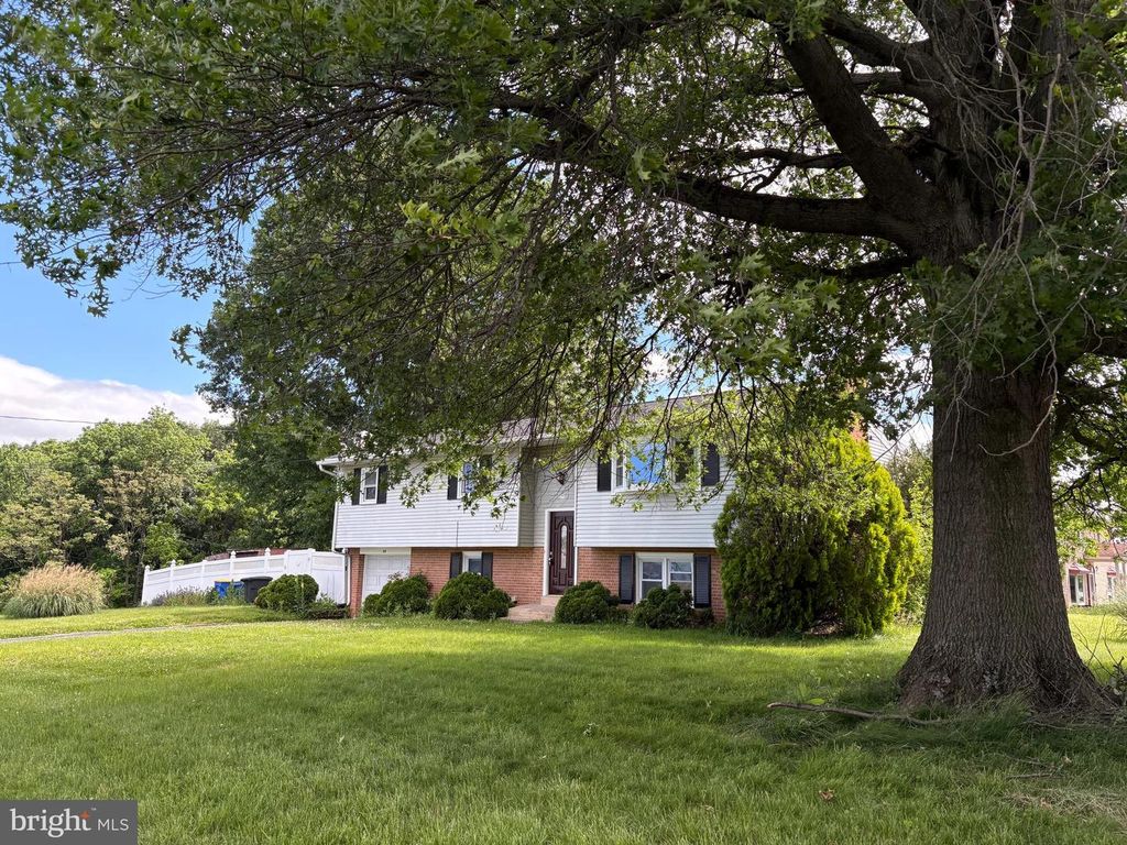 479 SUE DR, Hummelstown, PA 17036