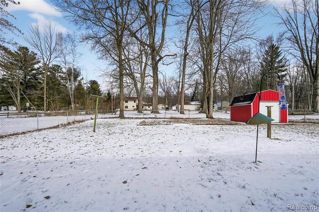 4021 Triwood Road, Bridgeport, MI 48722