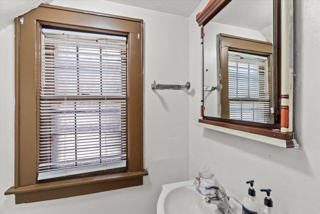 2704 N 46th STREET, Milwaukee, WI 53210