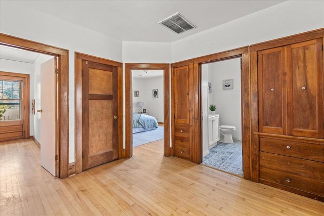 2704 N 46th STREET, Milwaukee, WI 53210