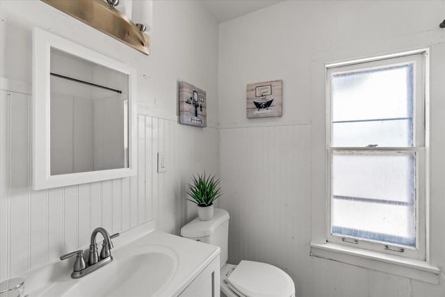 2704 N 46th STREET, Milwaukee, WI 53210