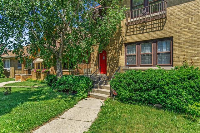 2704 N 46th STREET, Milwaukee, WI 53210