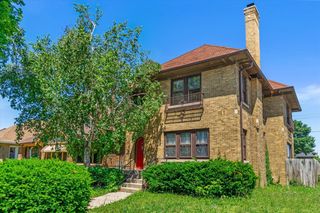 2704 N 46th STREET, Milwaukee, WI 53210