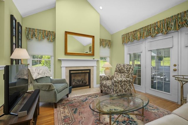 4 Apple Seed Drive 4, Shrewsbury, MA 01545