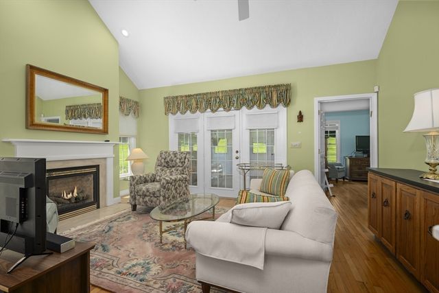 4 Apple Seed Drive 4, Shrewsbury, MA 01545