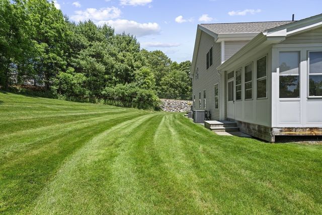4 Apple Seed Drive 4, Shrewsbury, MA 01545