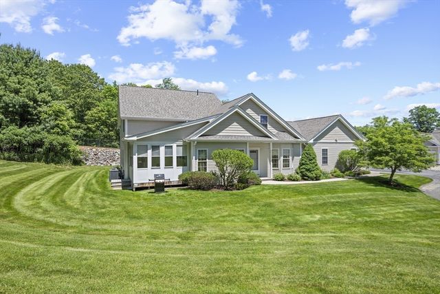 4 Apple Seed Drive 4, Shrewsbury, MA 01545