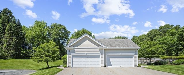 4 Apple Seed Drive 4, Shrewsbury, MA 01545