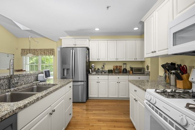 4 Apple Seed Drive 4, Shrewsbury, MA 01545