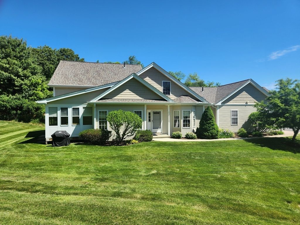 4 Apple Seed Drive 4, Shrewsbury, MA 01545