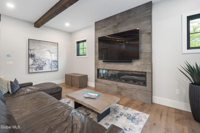 19 Aurora Avenue, Saratoga Springs, NY 12866