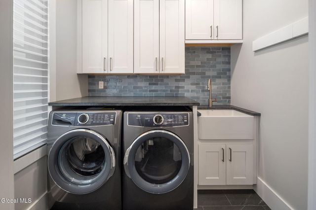 19 Aurora Avenue, Saratoga Springs, NY 12866