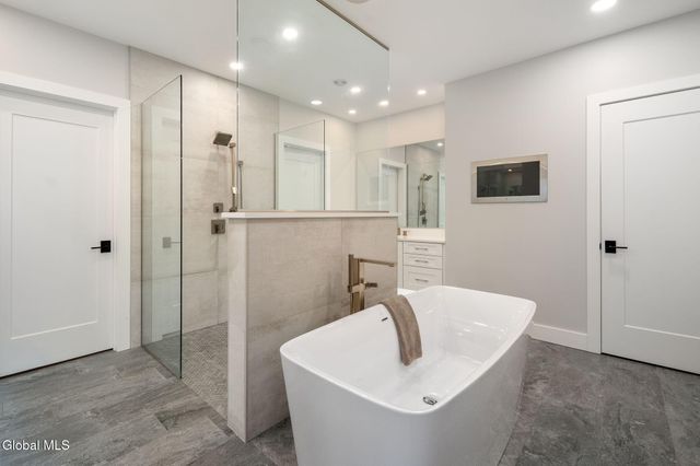 19 Aurora Avenue, Saratoga Springs, NY 12866